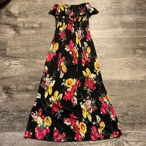 Feathers Floral Maxi Dress - Size Small